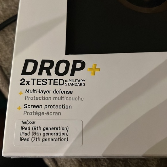 Otter box Pad (7th, 8th, and 9th gen) Case
Defender Series - Picture 9 of 9